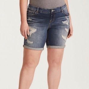 Mid Shorts Medium Wash Repaired Destruction